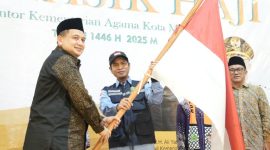 Walikota Makassar, Munafri Arifuddin melepas jemaah haji. (FOTO:ist)