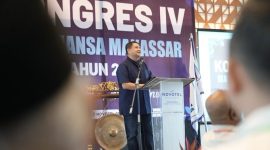 Walikota Makassar, Munafri Arifuddin menyampaikan pidatonya di depan para alumni SMANSA di KONGRES IV IKA SMANSA di Novotel. (FOTO:HUMAS PEMKOT)