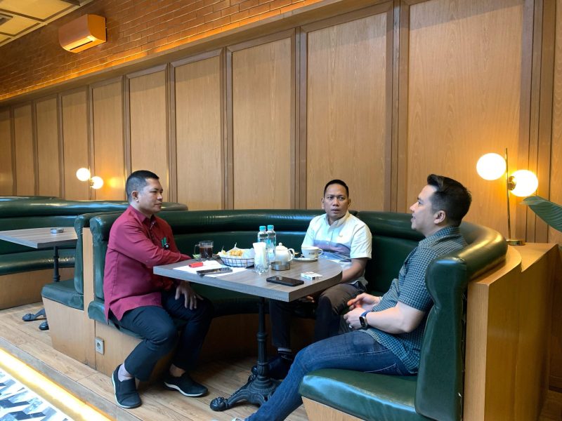 etua Umum terpilih periode 2025–2029, H. Ismail, bersama dua formatur Agus Hamid dan Arianto Najib, menggelar rapat perdana sebagai langkah awal penyusunan struktur kepengurusan baru. (FOTO:ist)