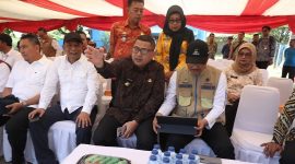 Wali Kota Makassar, Munafri Arifuddin, bersama Menteri Sosial Republik Indonesia, Saifullah Yusuf, melakukan peninjauan lahan strategis di Kelurahan Untia, Kecamatan Biringkanaya, Kamis (08/05/2025). (FOTO:HUMAS PEMKOT)