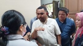 Wakil Ketua DPRD Kota Makassar, Andi Suharmika, melakukan inspeksi mendadak ke PT Saut di Kawasan Industri Makassar (KIMA) setelah menerima laporan pelanggaran perizinan dan indikasi pencemaran lingkungan pada Kamis (08/05/2025). (FOTO:ist)