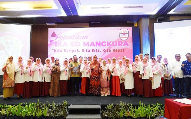 Wakil Ketua DPRD Kota Makassar, Suharmika, menghadiri acara pelantikan Ikatan Alumni (IKA) SDN Mangkura yang berlangsung di Hotel Novotel Makassar pada Sabtu (03/05/2025). 